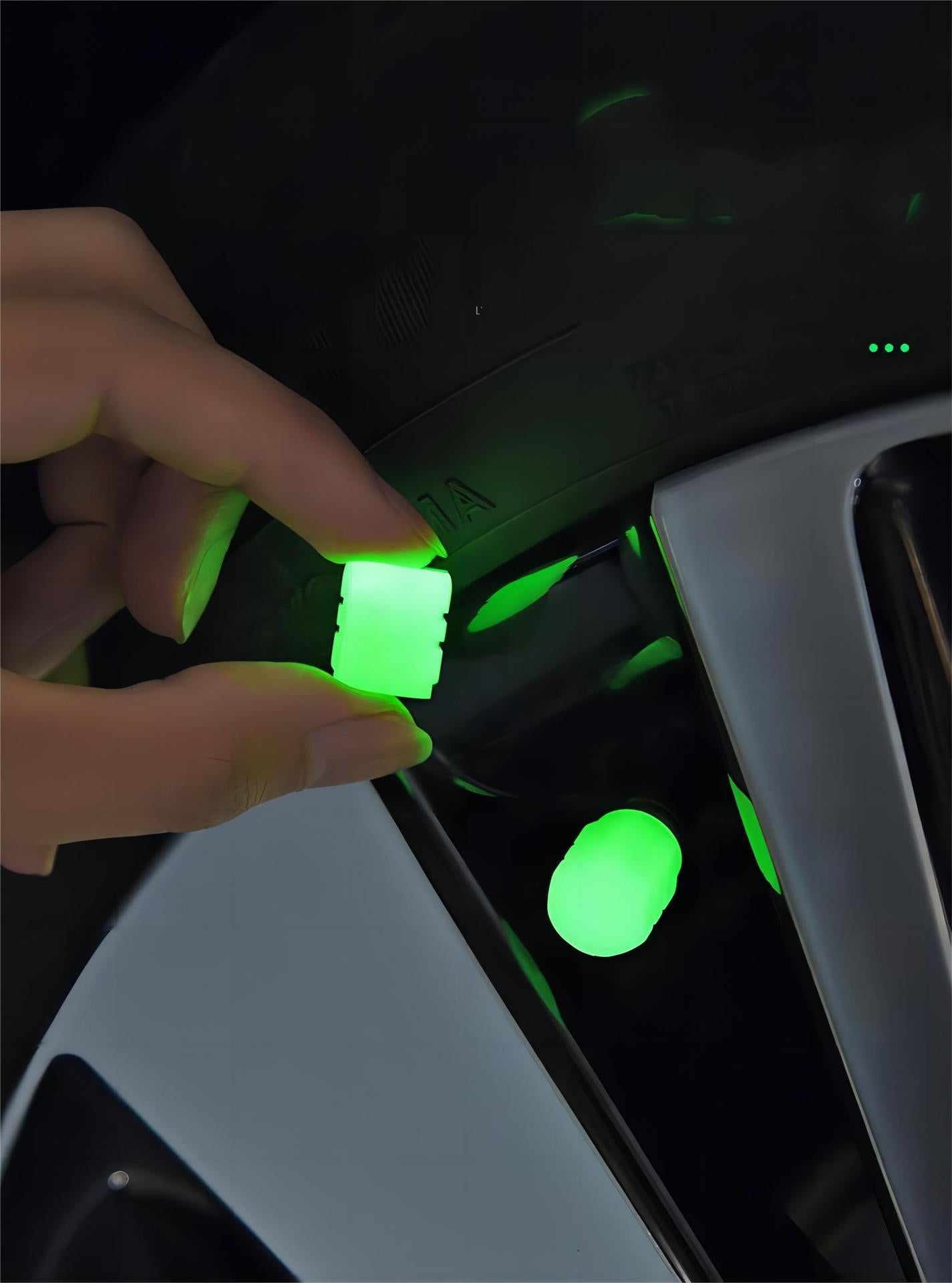 2 Packs of 4 Red Luminous Tyre Valve Caps Glow in The Dark Universal Wheel Air Dust Covers for Cars Bikes Motorcycles Scooters One-Piece Design