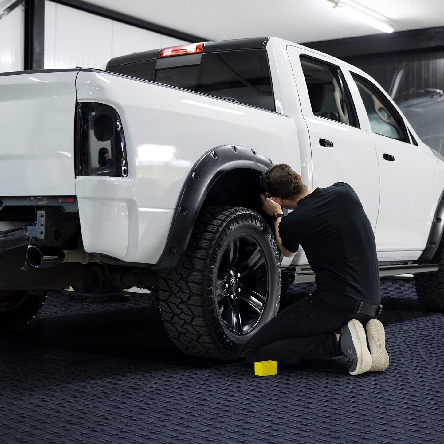 VEVOR Garage Tiles Interlocking, 12 x 12 x 0.53 inch 25 Pack Garage Floor Covering Tiles, Non-Slip Double-Sided Texture Garage Flooring Tiles, for Garages, Basements, Repair Shops, Graphite Gray